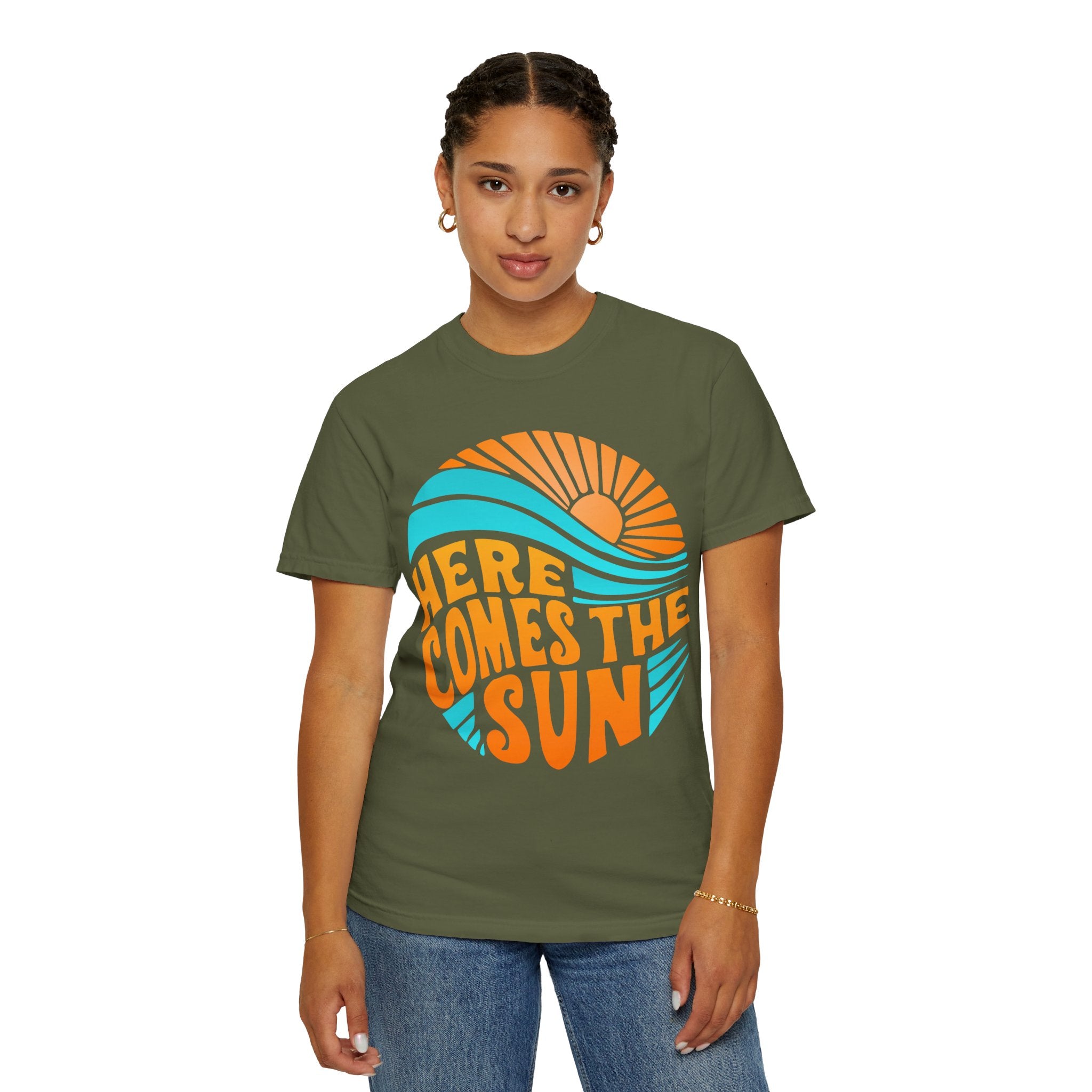 Here Comes the Sun T-Shirt — Retro Beach Vibes Graphic Tee