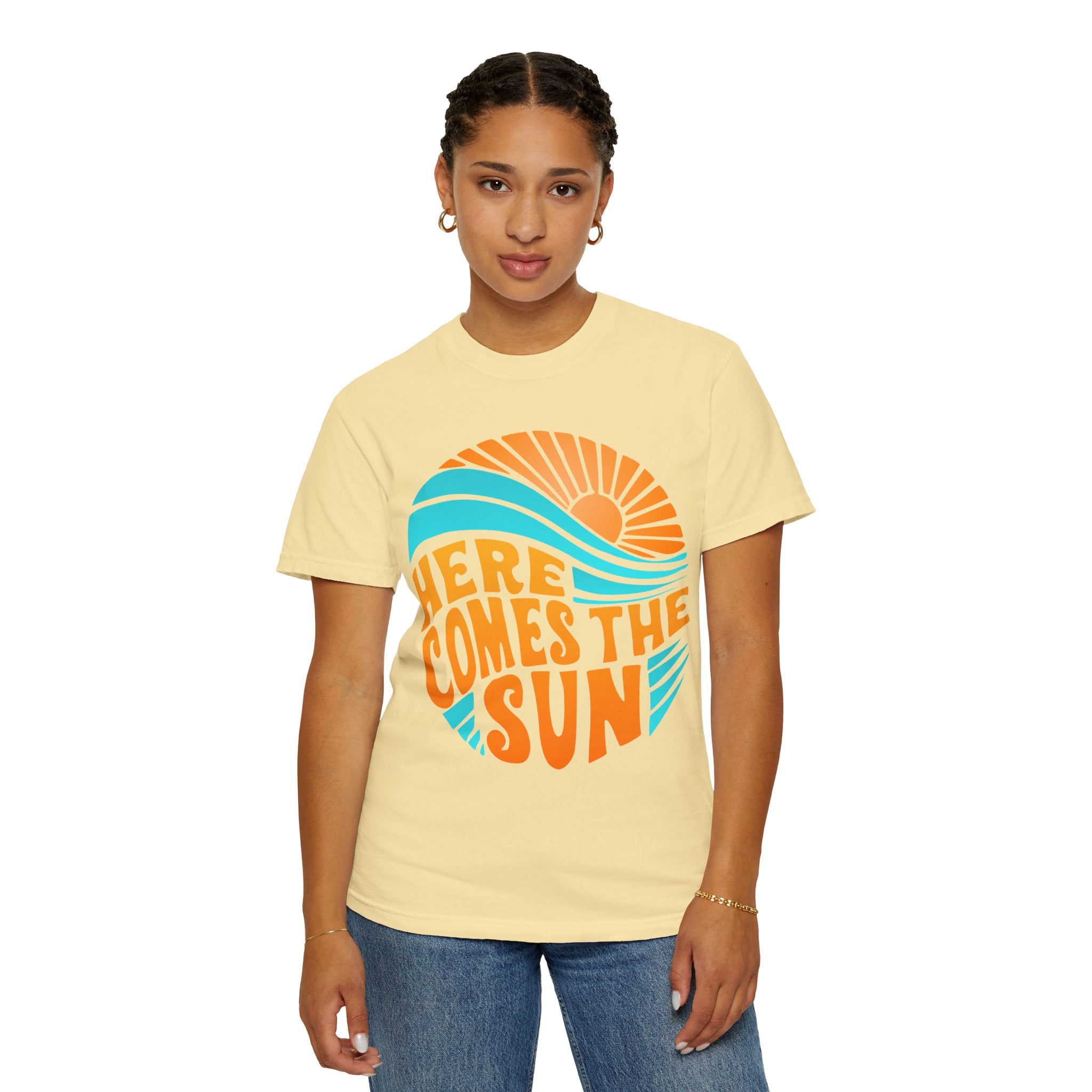 Here Comes the Sun T-Shirt — Retro Beach Vibes Graphic Tee